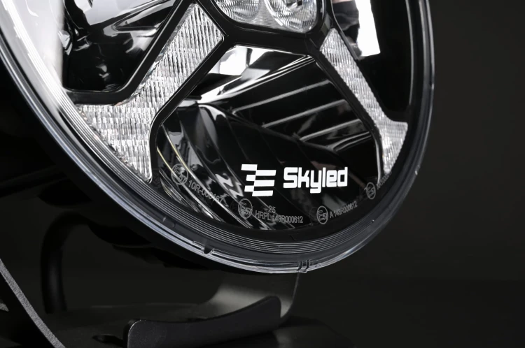 Reflektor SKYLED Cosmo Flash 9X 9"(120W, biała i pomarańczowa pozycja + światło stroboskopowe) R10/R148/R149/R65, nr kat. 13300022F