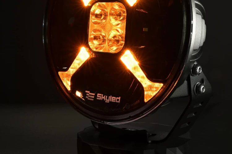 Reflektor SKYLED Cosmo Flash 9X 9"(120W, biała i pomarańczowa pozycja + światło stroboskopowe) R10/R148/R149/R65, nr kat. 13300022F