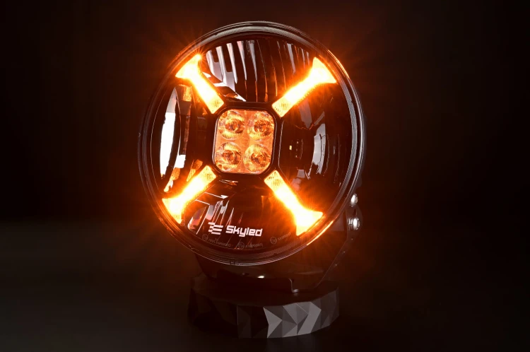 Reflektor SKYLED Cosmo Flash 9X 9"(120W, biała i pomarańczowa pozycja + światło stroboskopowe) R10/R148/R149/R65, nr kat. 13300022F