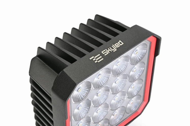 Lampa robocza ze światłem stroboskopowym (R65) SKYLED RED LINE kwadratowa 36W,10-32V, 3420 Lm, IP67 (światło rozproszone) ADR, nr kat. 13SL50172F