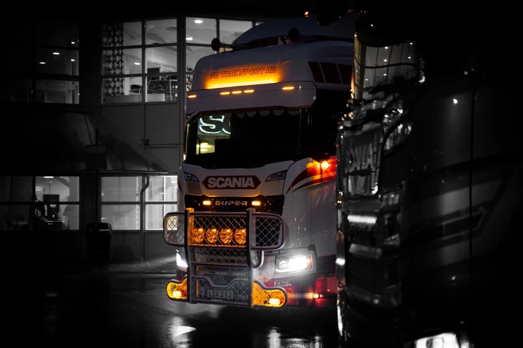 Pasek LED 24V (światło białe zimnie i pomarańczowe) do podświetlenia globu SCANIA NG , nr kat. 1322323122